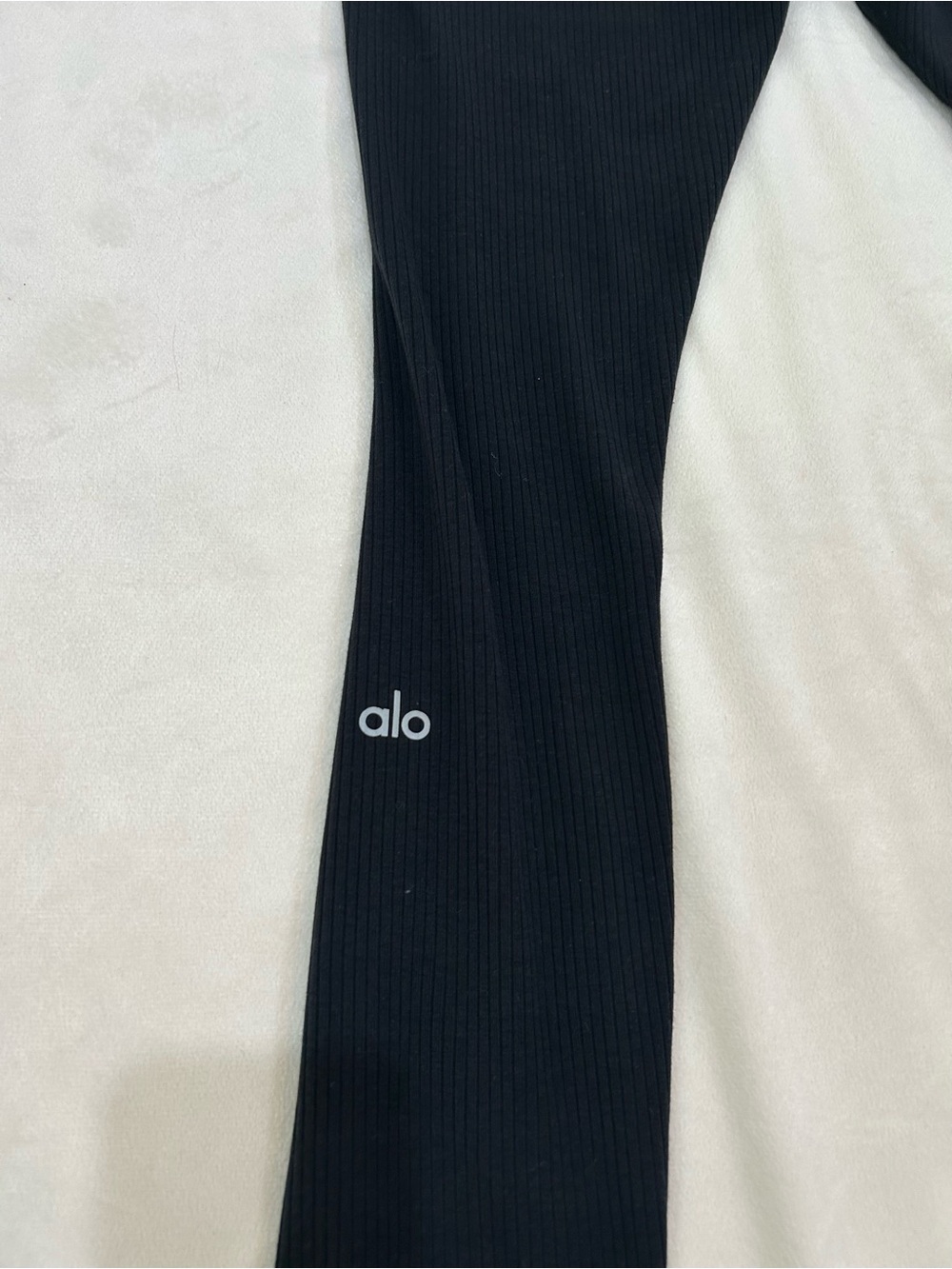 ALO Yoga Black Ribbed Active Leggings, Size M - Picture 3 of 4